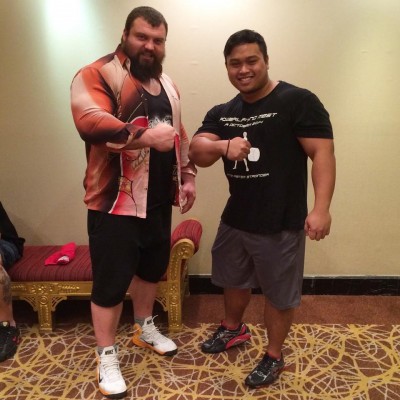 Eddie Hall (kiri), Orang kuat UK bersama Zarol (kanan).