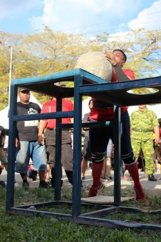 Apin2 Zaki Khan Atlas Stone 2