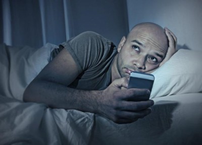 Tidur Dengan Telefon Pintar